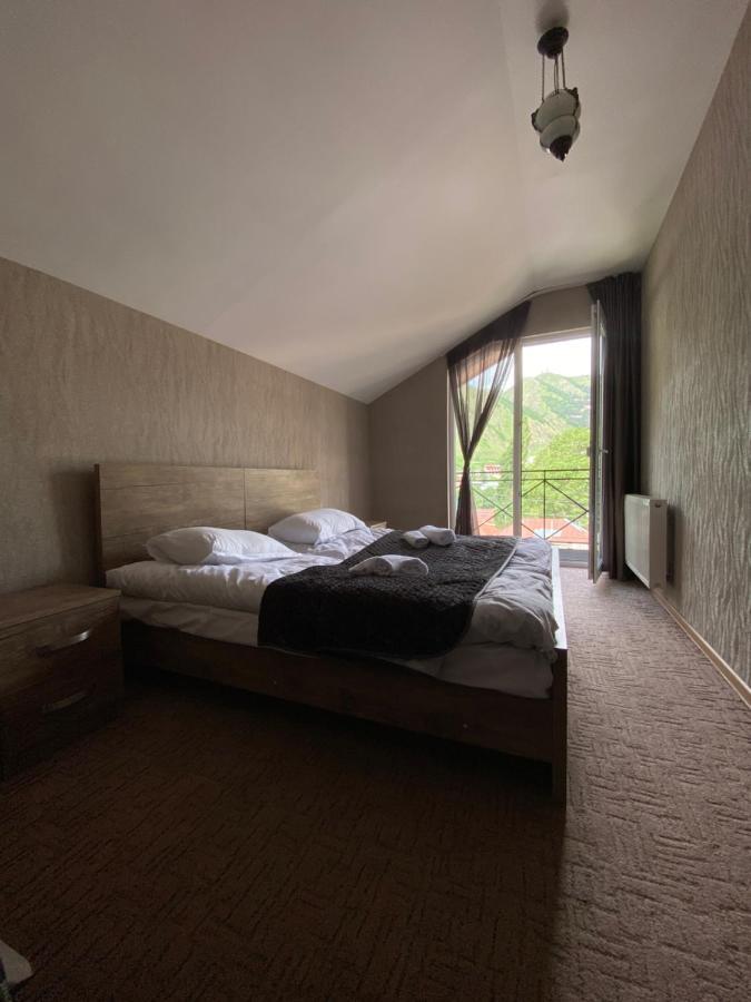 Uptown Boutique Kazbegi Hotel ภายนอก รูปภาพ