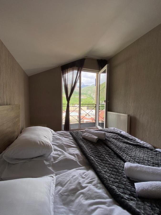 Uptown Boutique Kazbegi Hotel ภายนอก รูปภาพ
