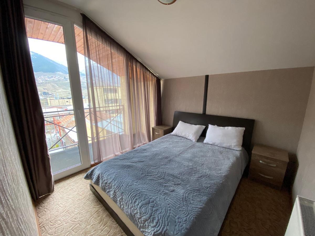 Uptown Boutique Kazbegi Hotel ภายนอก รูปภาพ