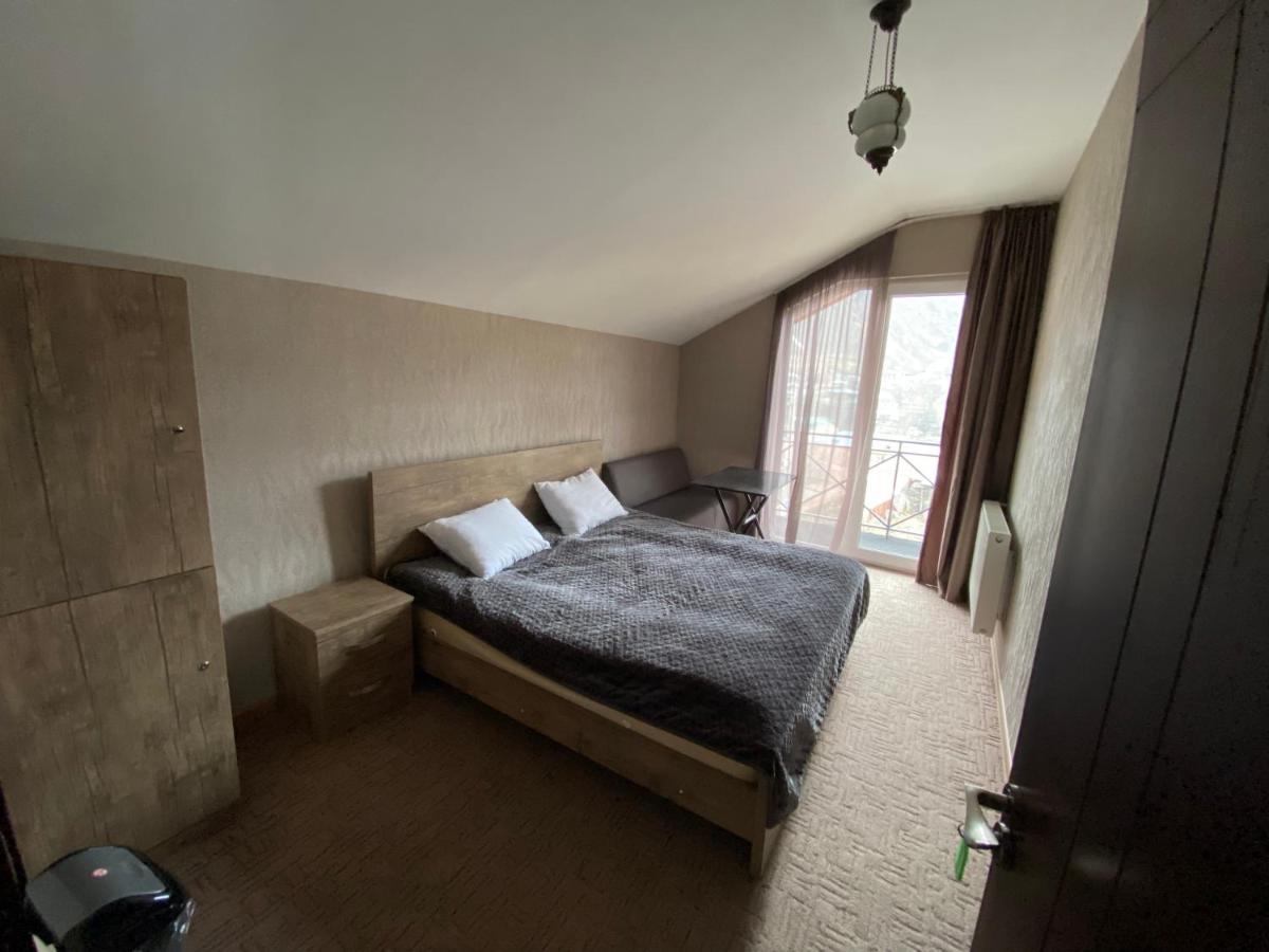 Uptown Boutique Kazbegi Hotel ภายนอก รูปภาพ
