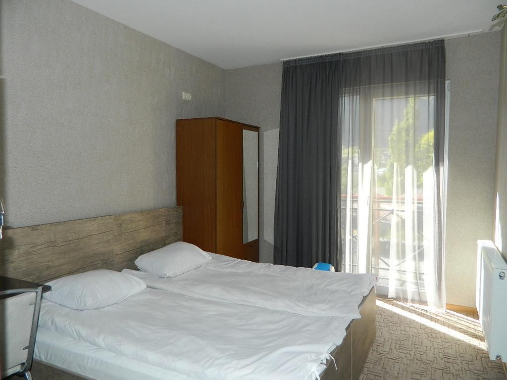 Uptown Boutique Kazbegi Hotel ภายนอก รูปภาพ