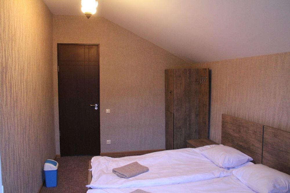 Uptown Boutique Kazbegi Hotel ภายนอก รูปภาพ