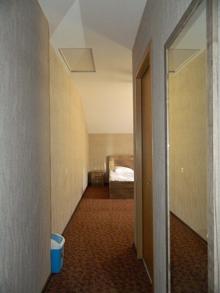 Uptown Boutique Kazbegi Hotel ภายนอก รูปภาพ