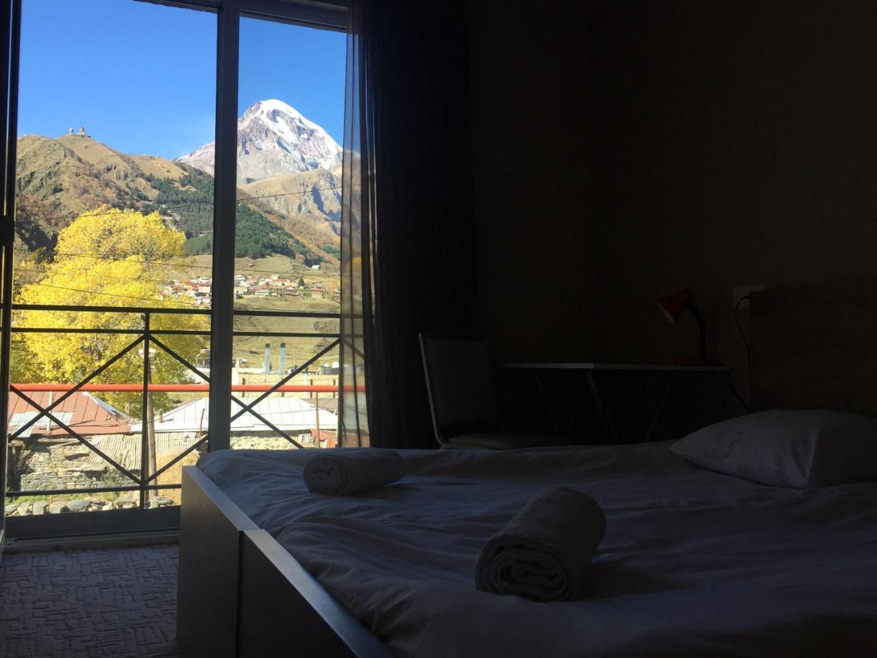 Uptown Boutique Kazbegi Hotel ภายนอก รูปภาพ