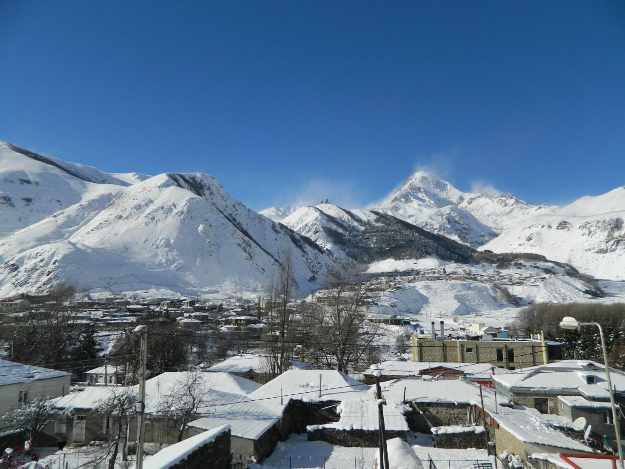 Uptown Boutique Kazbegi Hotel ภายนอก รูปภาพ